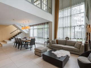 À louer 3 chambres appartement à Watthana, Bangkok