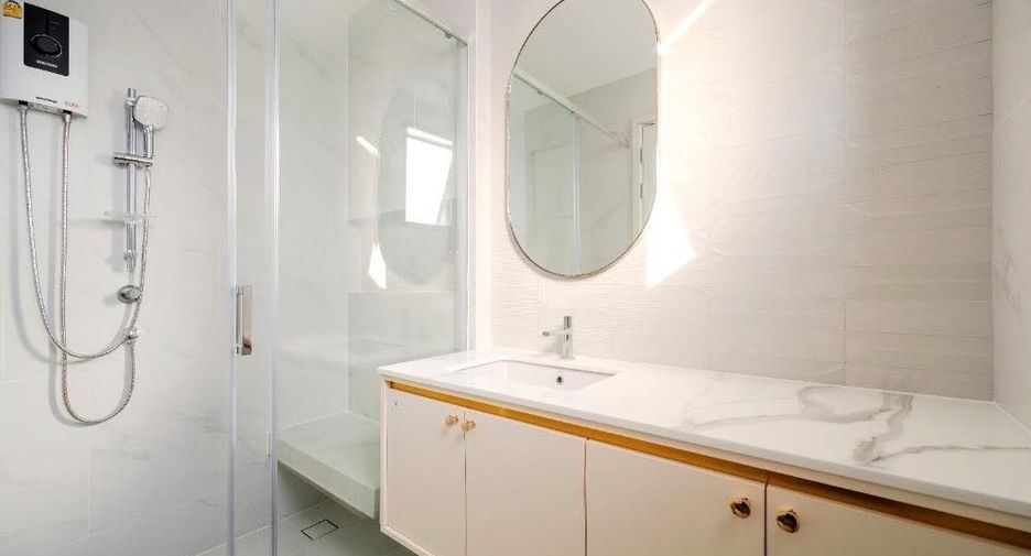 For rent 4 bedrooms house in Saphan Sung, Bangkok