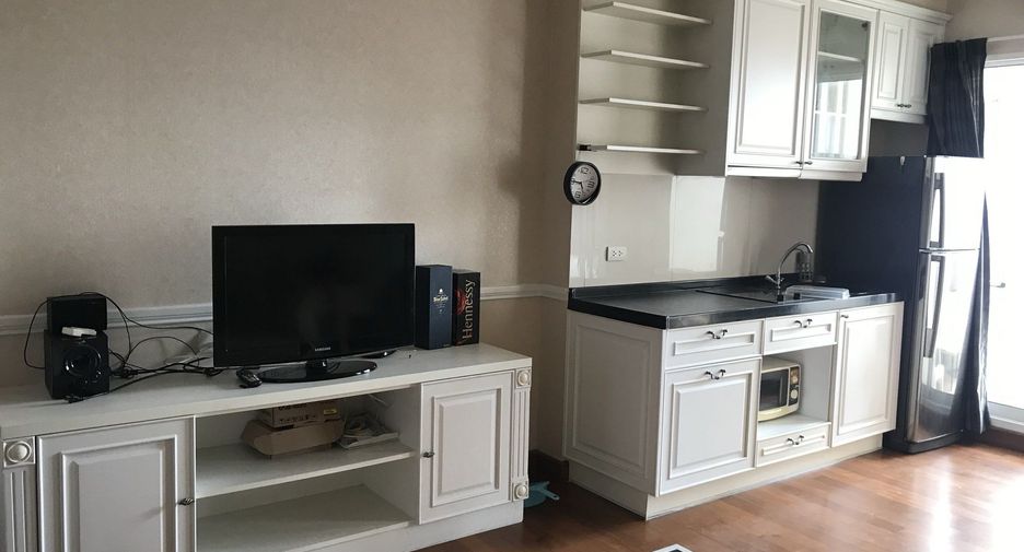 For rent 1 bed condo in Sathon, Bangkok