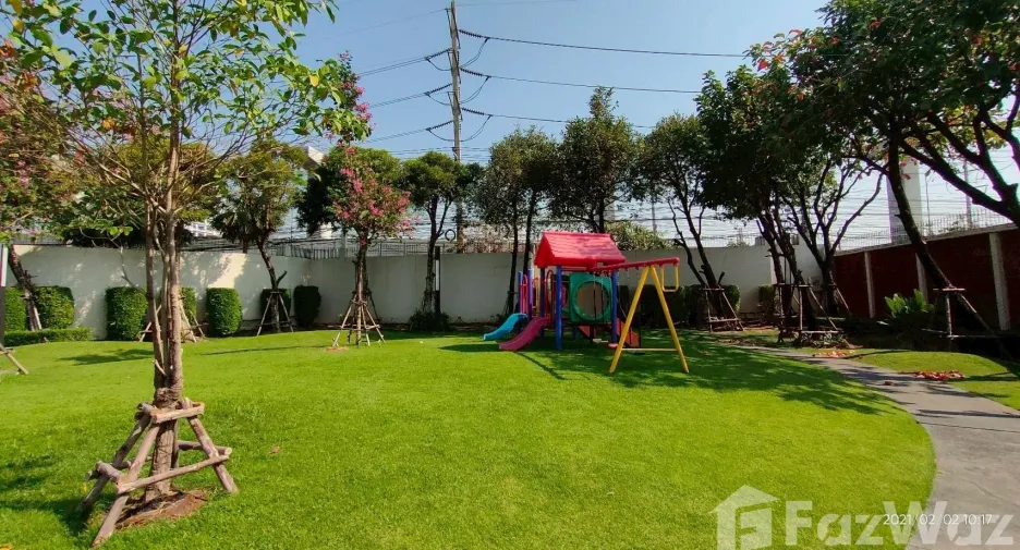 For sale 4 bedrooms house in Khan Na Yao, Bangkok