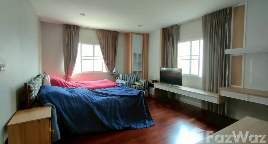 For sale 4 bedrooms house in Khan Na Yao, Bangkok