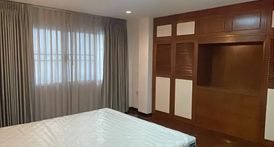 À louer 3 chambres appartement à Khlong Toei, Bangkok