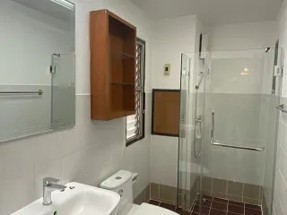 À louer 3 chambres appartement à Khlong Toei, Bangkok