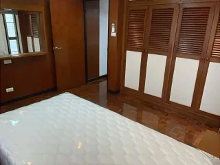 À louer 3 chambres appartement à Khlong Toei, Bangkok