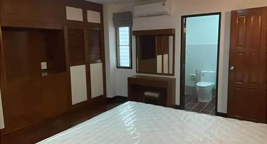 À louer 3 chambres appartement à Khlong Toei, Bangkok