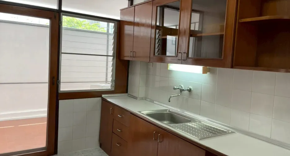 À louer 2 chambres appartement à Khlong Toei, Bangkok
