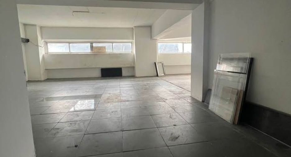 For rent 3 bedrooms retail Space in Suan Luang, Bangkok