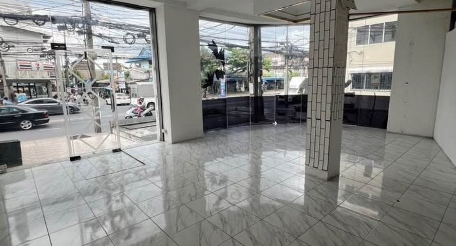 For rent 3 bedrooms retail Space in Suan Luang, Bangkok