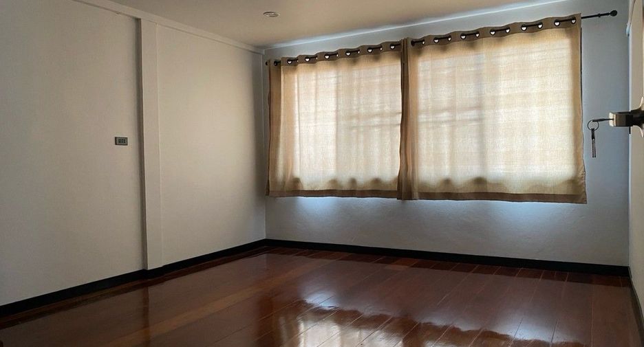 À vendre 3 chambres maison à Chatuchak, Bangkok