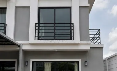 For sale 2 bedrooms townhouse in Bang Phli, Samut Prakan