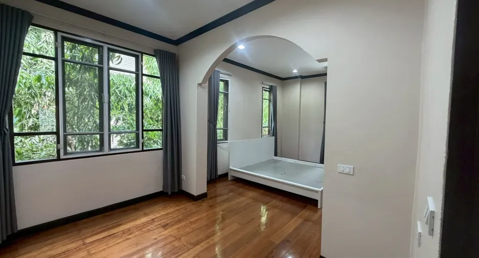 Haus zur Miete mit 3 Zimmer in Watthana, Bangkok