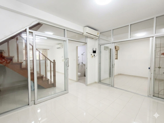 For sale 3 bedrooms house in Mueang Samut Prakan, Samut Prakan