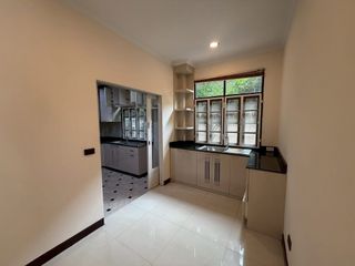 For rent 3 bedrooms house in Phra Khanong, Bangkok