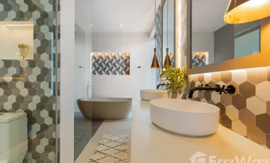For sale 4 bedrooms villa in Ko Samui, Surat Thani
