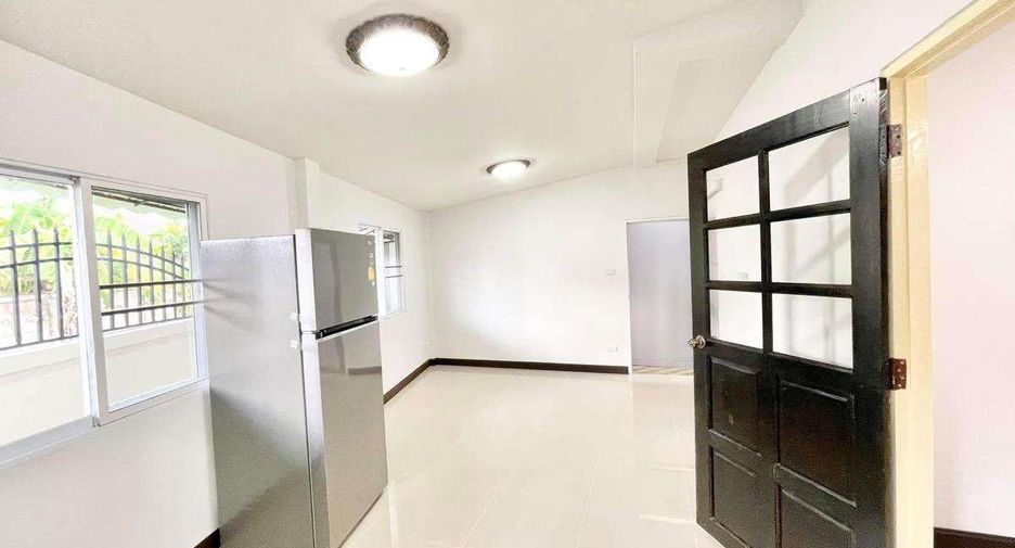 For rent 4 bedrooms house in San Sai, Chiang Mai