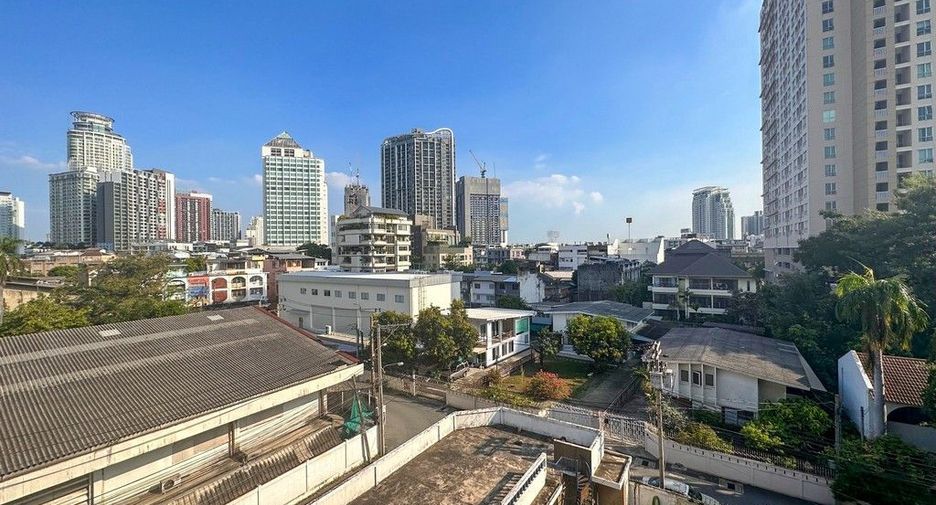 À vendre 1 chambre condo à Khlong Toei, Bangkok