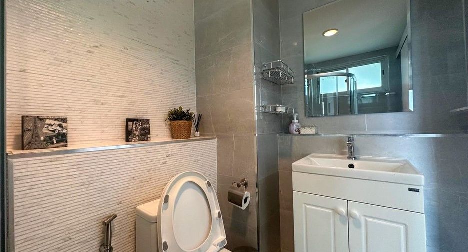 À vendre 1 chambre condo à Khlong Toei, Bangkok