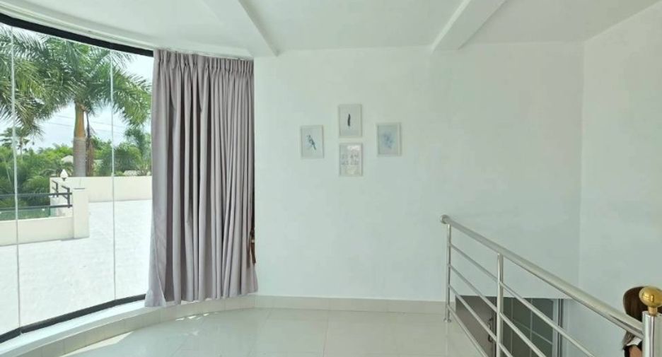 For sale 3 bedrooms villa in Bang Saray, Pattaya