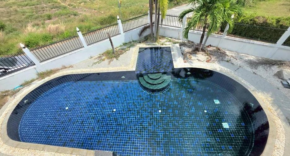 For sale 3 bedrooms villa in Bang Saray, Pattaya