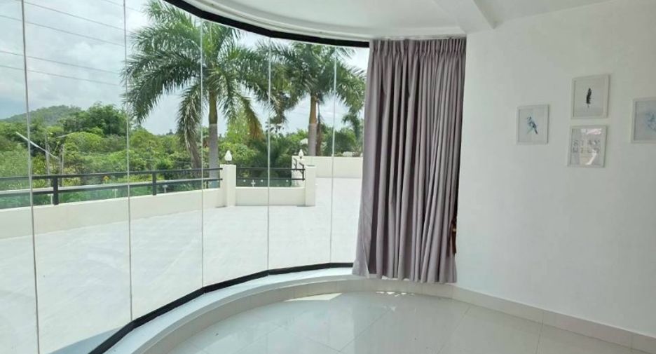 For sale 3 bedrooms villa in Bang Saray, Pattaya