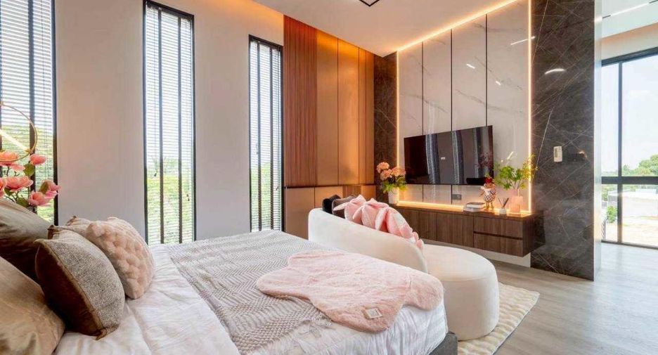 À vendre 4 chambres villa à Bang Lamung, Chonburi