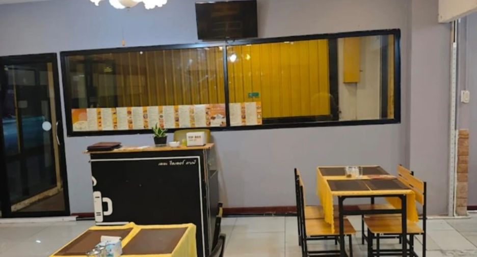 Local comercial en venta de 2 habitaciones en Bang Lamung, Chonburi