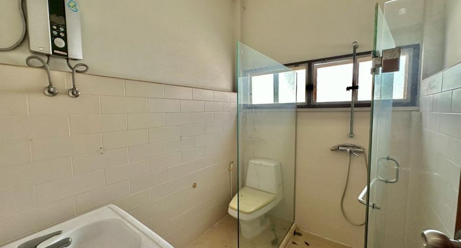 For sale 5 bedrooms house in Bang Na, Bangkok