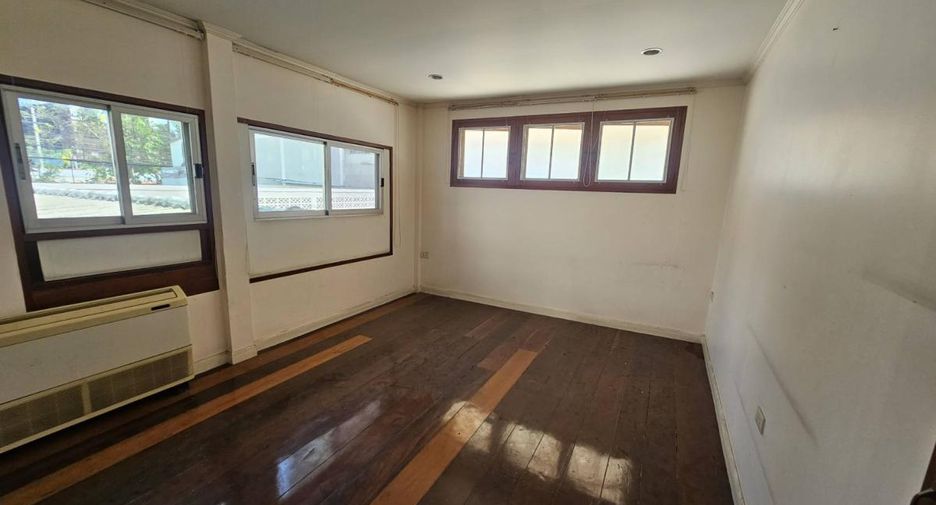 For sale 5 bedrooms house in Bang Na, Bangkok