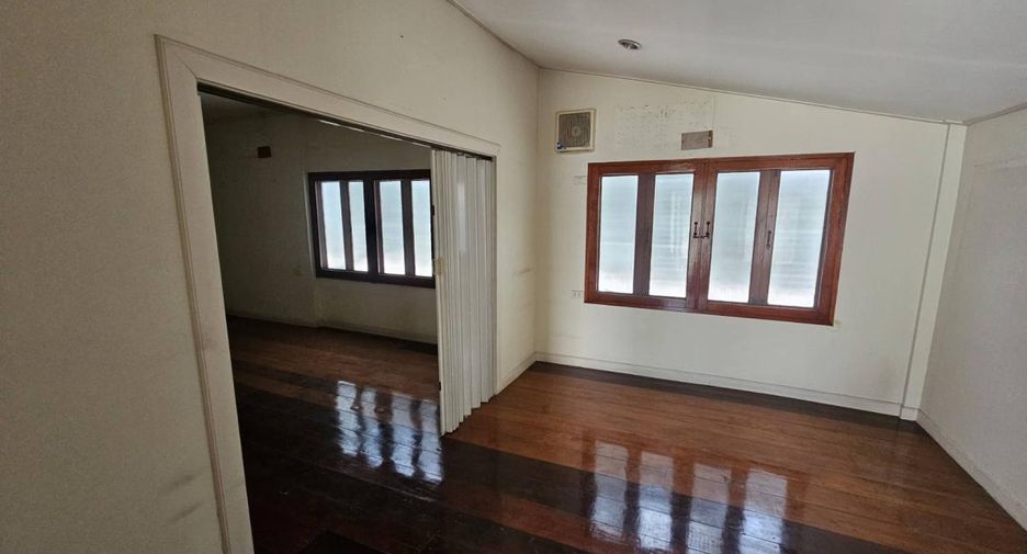 For sale 5 bedrooms house in Bang Na, Bangkok