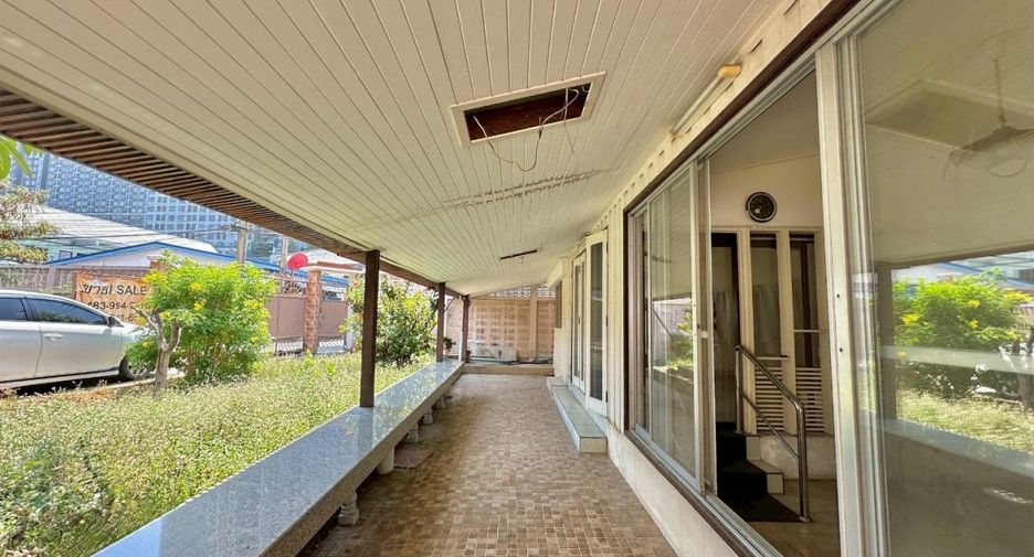 For sale 5 bedrooms house in Bang Na, Bangkok