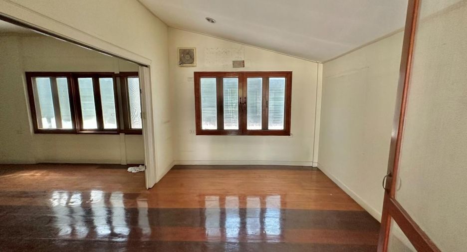 For sale 5 bedrooms house in Bang Na, Bangkok