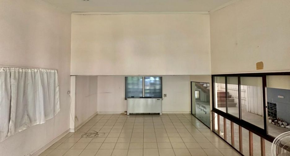 For sale 5 bedrooms house in Bang Na, Bangkok