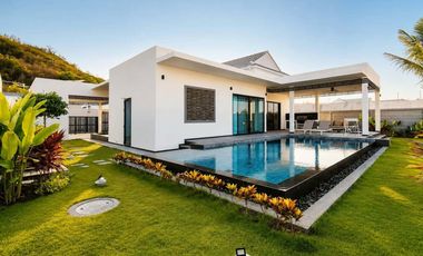 For sale 3 ベッドルーム villa in Hua Hin, Prachuap Khiri Khan