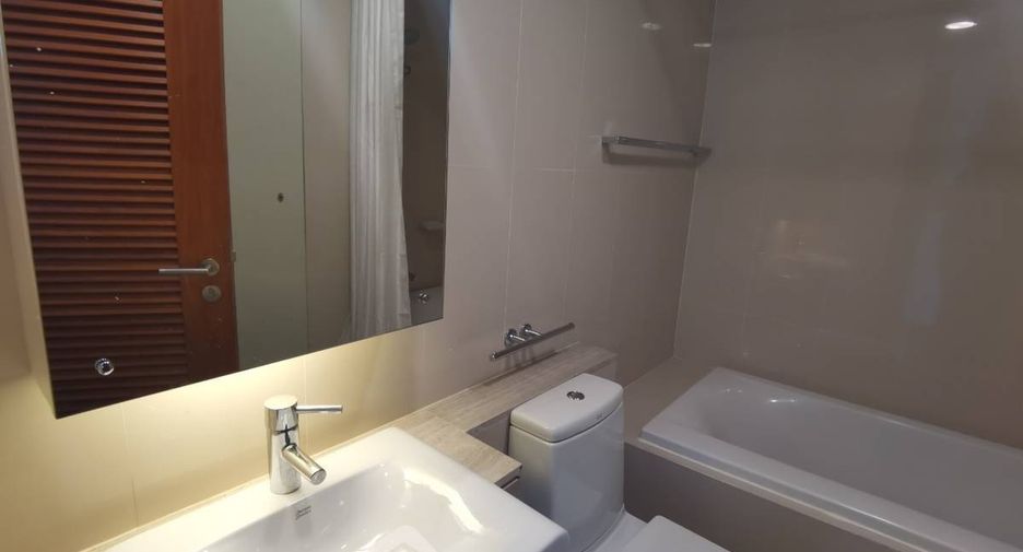 For rent 4 bedrooms apartment in Watthana, Bangkok
