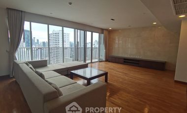 For rent 4 bedrooms apartment in Watthana, Bangkok