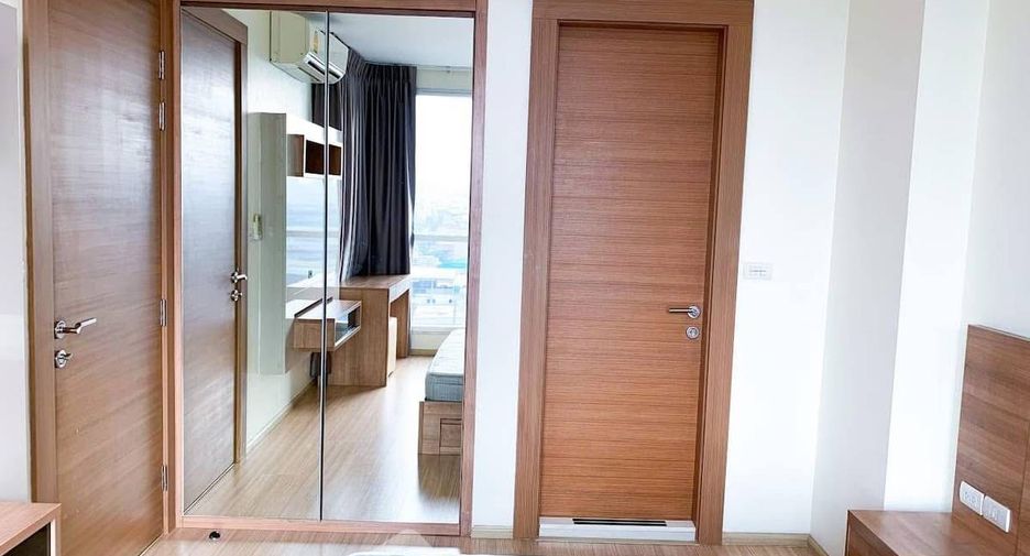 Wohnung zur Miete mit 1 Zimmer in Huai Khwang, Bangkok