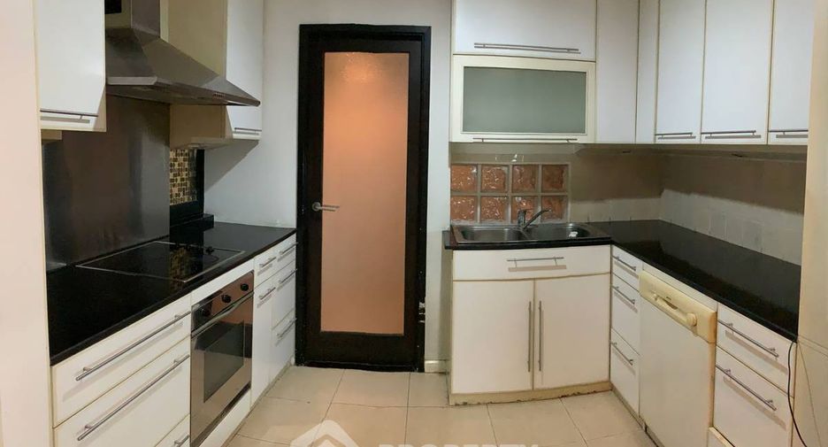 For rent 3 bedrooms condo in Watthana, Bangkok
