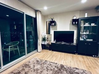 For rent 2 bedrooms condo in Yan Nawa, Bangkok