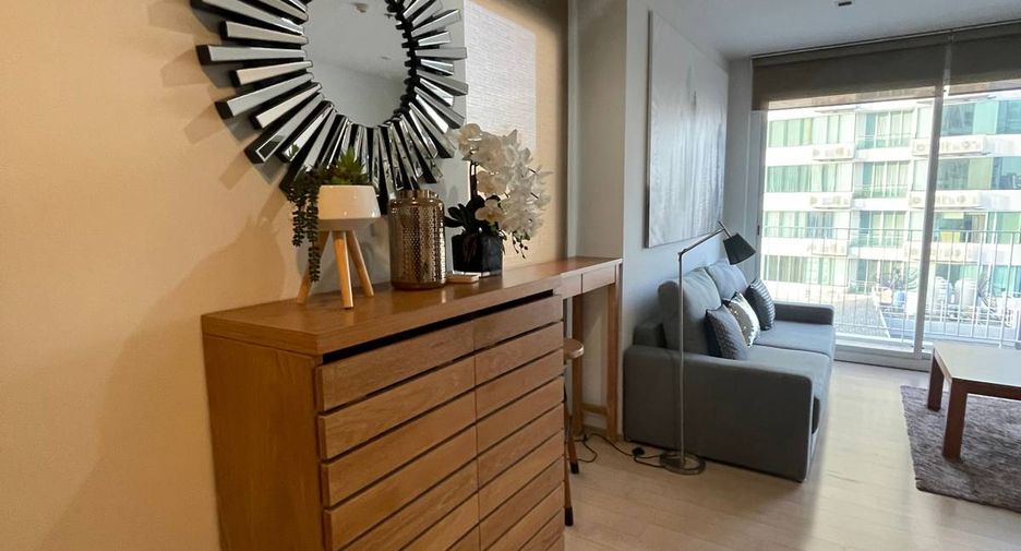 For rent 1 bed condo in Watthana, Bangkok
