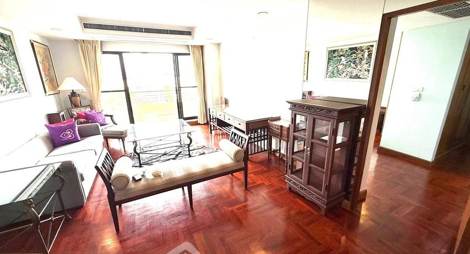 For rent 2 bedrooms condo in Yan Nawa, Bangkok
