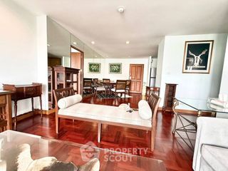 For rent 2 bedrooms condo in Yan Nawa, Bangkok