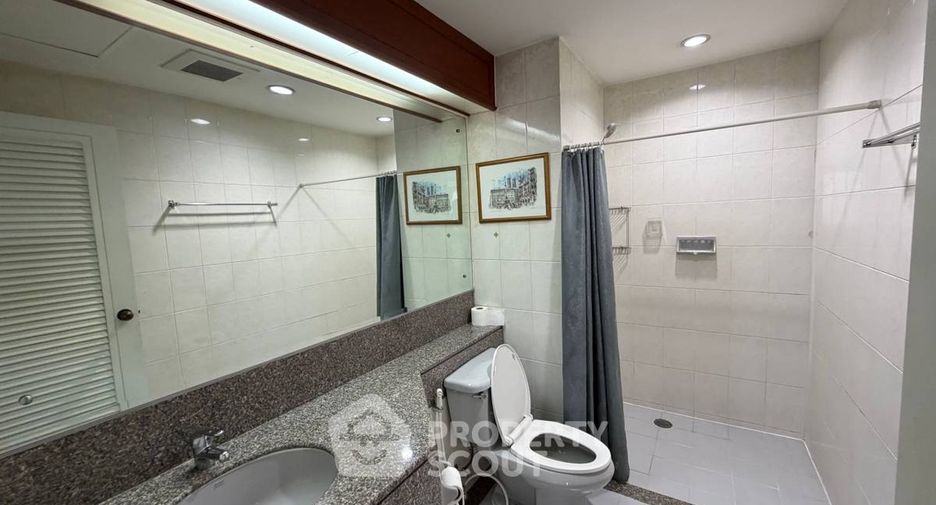 For rent 3 bedrooms condo in Rat Burana, Bangkok