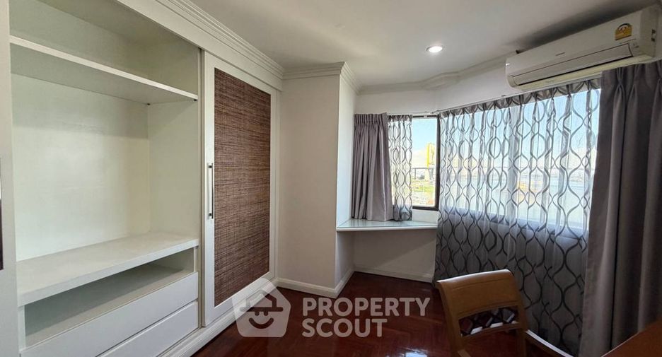 For rent 3 bedrooms condo in Rat Burana, Bangkok