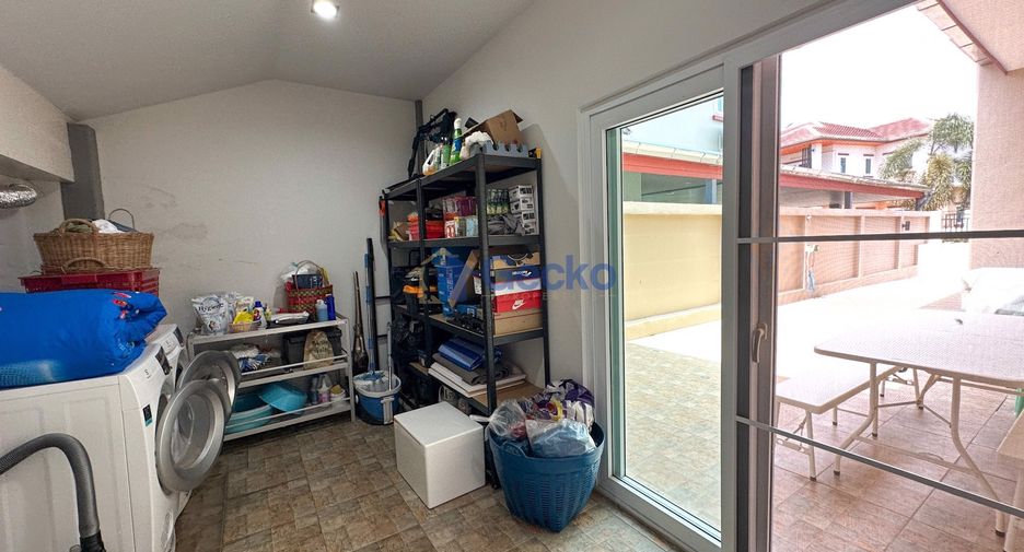 For rent 4 bedrooms house in Bang Lamung, Chonburi
