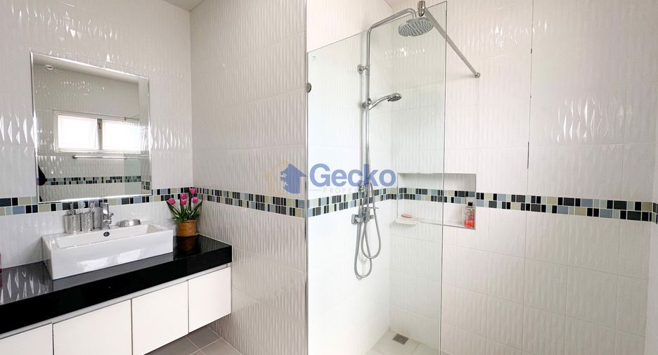 For rent 4 bedrooms house in Bang Lamung, Chonburi