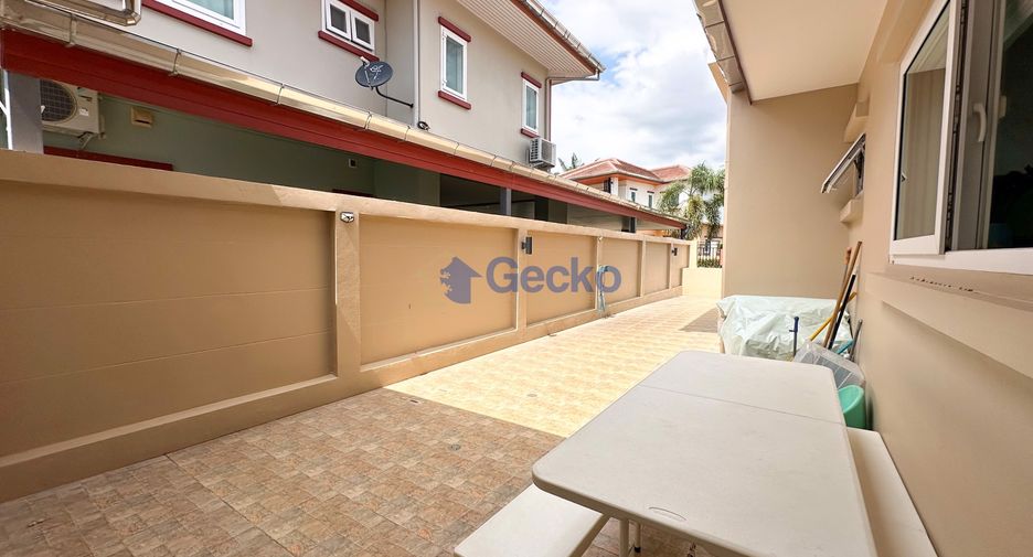 For rent 4 bedrooms house in Bang Lamung, Chonburi