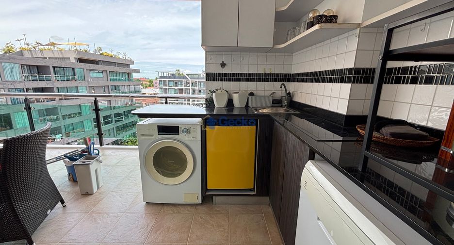 For rent 3 bedrooms condo in Bang Lamung, Chonburi
