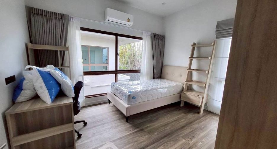 For rent 4 bedrooms house in Bang Kapi, Bangkok