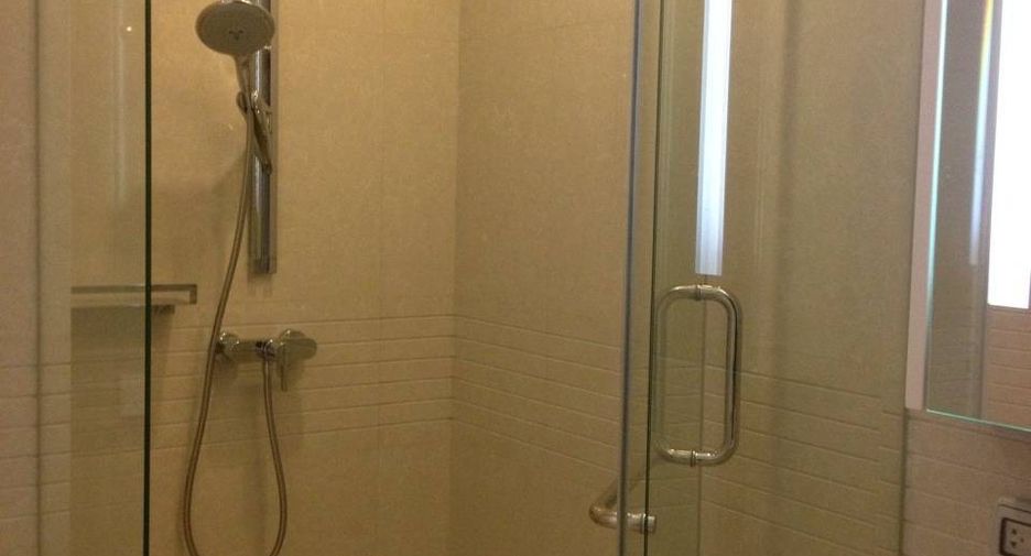 For rent 2 bedrooms condo in Pathum Wan, Bangkok