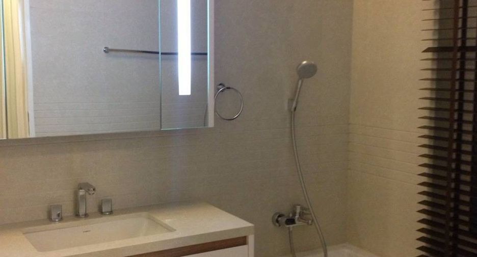 For rent 2 bedrooms condo in Pathum Wan, Bangkok
